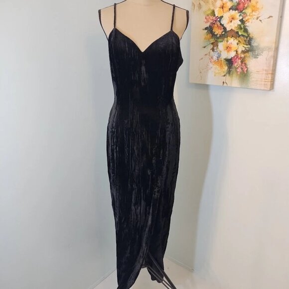 Roberta Black Velvet Dress size 11/12 Spaghetti Straps Side Slit Vintage - Picture 1 of 7